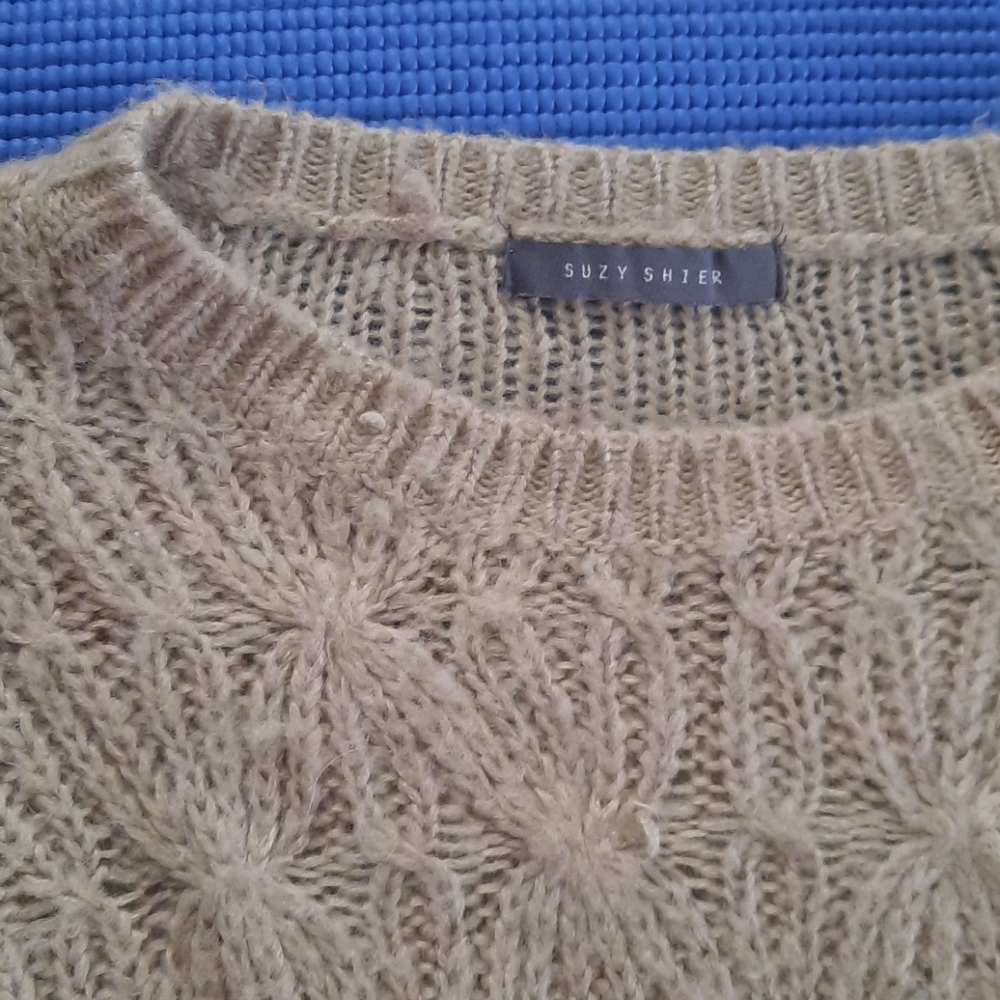 Sweater - Picture 2 of 6